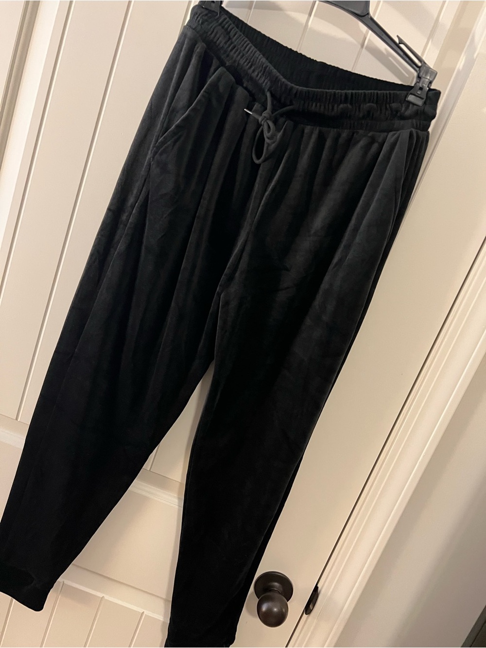 NWOT Black velvet joggers size M